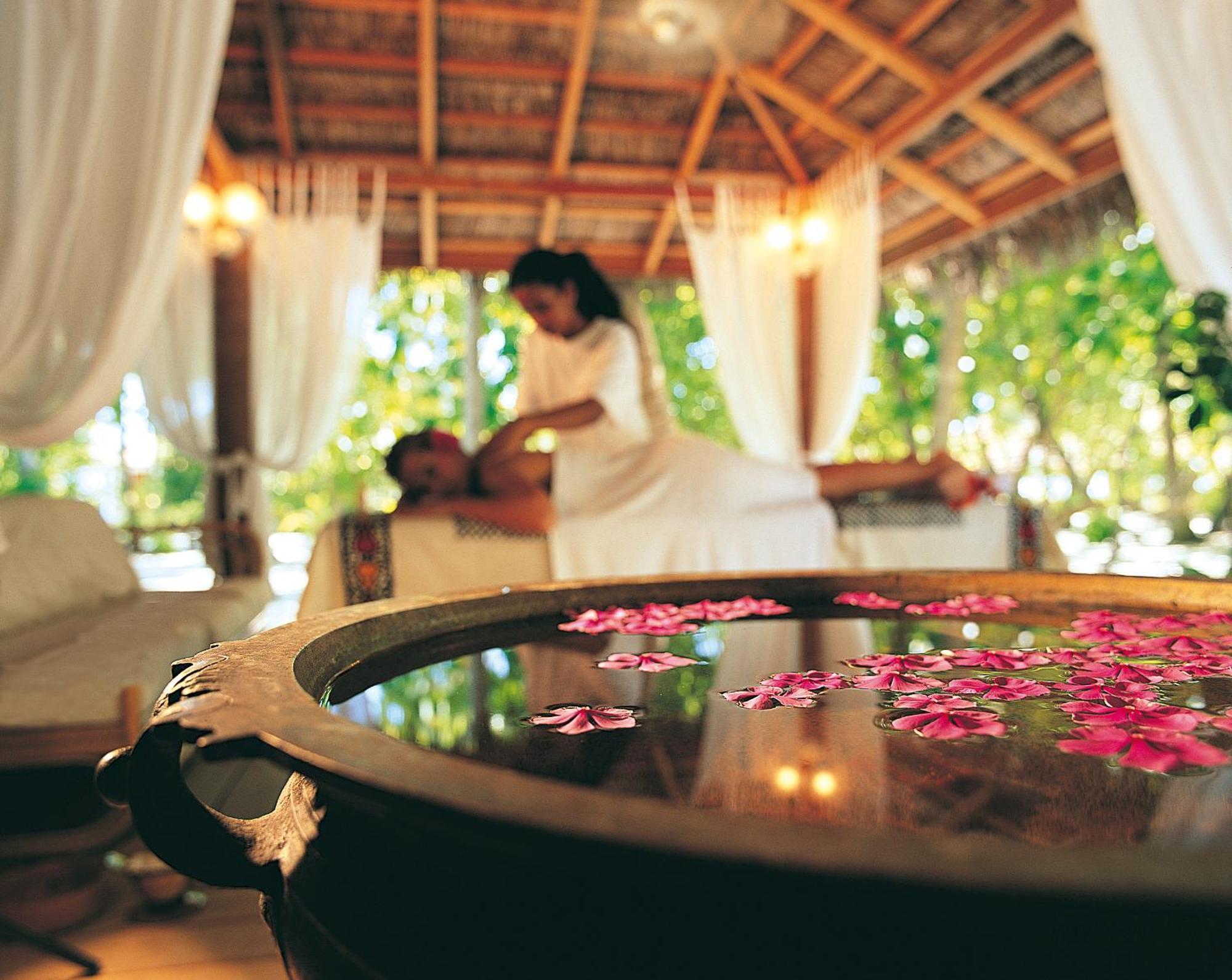 Diamonds Thudufushi Maldives & 5* Thundufushi