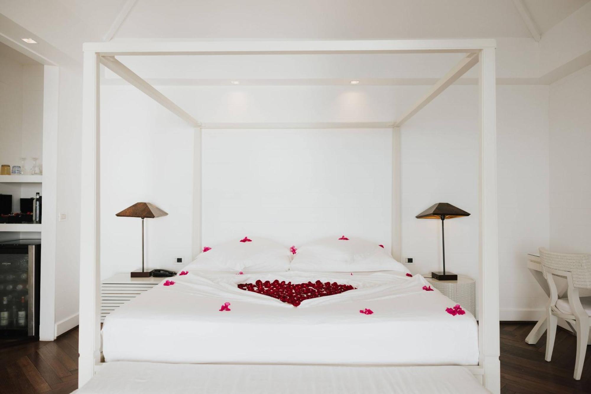 Diamonds Thudufushi Maldives & सहारा Thundufushi