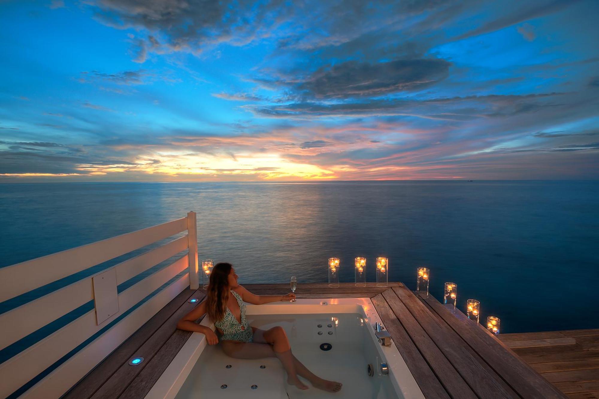 Diamonds Thudufushi Maldives & منتجع 5*