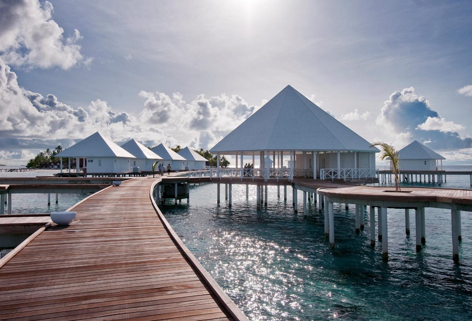 Diamonds Thudufushi Maldives & 5* Thundufushi